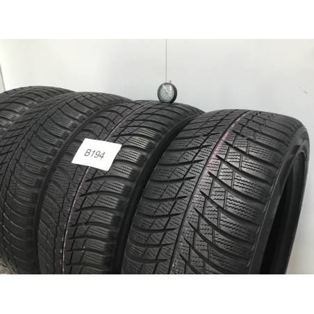 2155017 95V Bridgestone Blizzak LM001